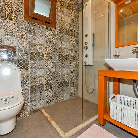 Fransola, 2 Bedroom Holiday In Villa Fethiye